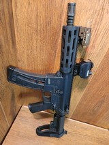 SMITH & WESSON M&P 15-22 - 4 of 5