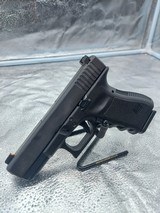 GLOCK 19 GEN 3 - 2 of 5