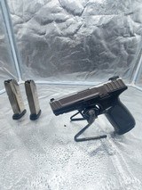 SMITH & WESSON SD40VE - 1 of 6