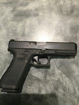 GLOCK 17Gen 5 - 2 of 5
