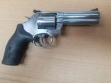 SMITH & WESSON M686 - 2 of 7