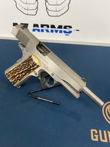 COLT 1911 GOVERNMENT - 2 of 3