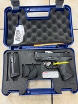 SMITH & WESSON M&P 40C - 1 of 4