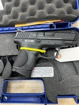 SMITH & WESSON M&P 40C - 3 of 4