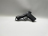 SMITH & WESSON M&P9 SHIELD EZ M2.0 - 2 of 4