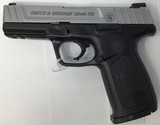 SMITH & WESSON 223400 SD40 VE 40 S&W 4 14+1 - 1 of 3