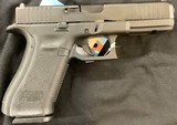 GLOCK 17 g17 gen 5 9MM LUGER (9X19 PARA) - 1 of 1