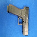 GLOCK 22 G22 Gen 5 .40 S&W - 1 of 2