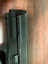 SMITH & WESSON M&P40 .40 S&W - 4 of 5