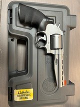 SMITH & WESSON PERFORMANCE CENTER 686 PLUS - 2 of 3