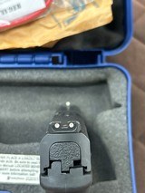 SMITH & WESSON M&P 40c - 2 of 4