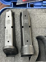 SMITH & WESSON M&P 40c - 4 of 4