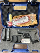 SMITH & WESSON M&P 40c - 1 of 4