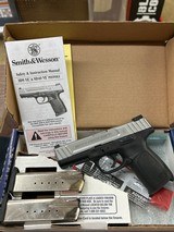 SMITH & WESSON SD40VE - 1 of 5
