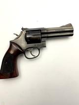 SMITH & WESSON 586 - 2 of 7