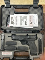 SMITH & WESSON M&P 9 M2.0 - 1 of 5