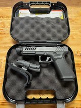 GLOCK 17 Custom, Night Sights & More - 1 of 4