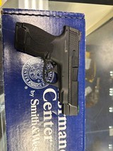 SMITH & WESSON Performance Center Shield M2.0 - 1 of 5