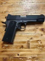 Kimber Custom LW (Shadow Ghost) 1911 - 2 of 3