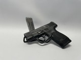 SMITH & WESSON M&P9 SHIELD M2.0 9MM LUGER (9X19 PARA) - 1 of 4