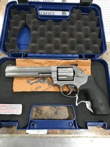 SMITH & WESSON 686 PLUS - 1 of 5