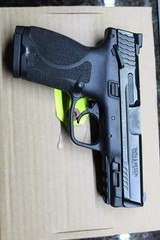 SMITH & WESSON M&P 40 M2.0 .40 S&W - 2 of 4