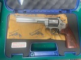 SMITH & WESSON 629 DELUXE - 1 of 1