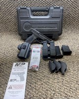 SMITH & WESSON M&P 9 M2.0 Carry and Range Kit - 1 of 7