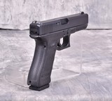 GLOCK 17
Gen4 - 3 of 4