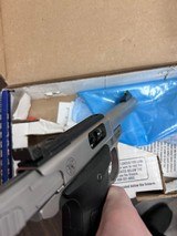 SMITH & WESSON SW22 Victory Pistol and Range Kit .22 LR - 3 of 3