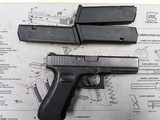 GLOCK 17 G17 GEN 4 9MM W/ 3 MAGS (POLICE TRADE-IN) - 1 of 3