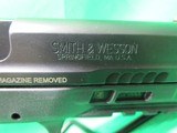 SMITH & WESSON M&P40 - 5 of 7