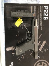 GLOCK 17C 9MM LUGER (9X19 PARA) - 1 of 8