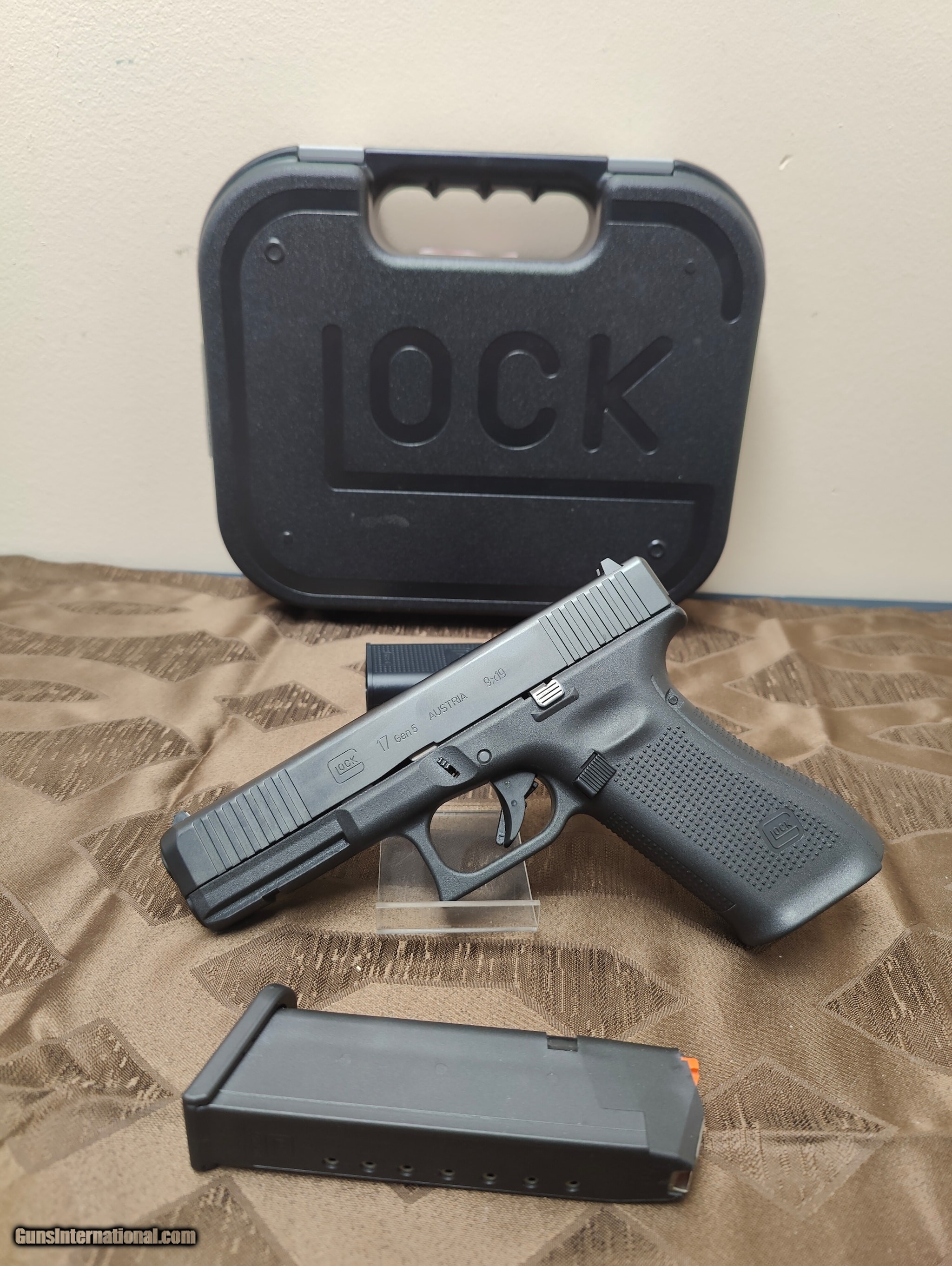 Glock 17 G17 Gen 5 9mm Luger 9x19 Para 8016