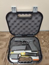 GLOCK 17 g17 gen 5 9MM LUGER (9X19 PARA) - 1 of 7