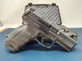 HECKLER & KOCH VP9 - 2 of 3