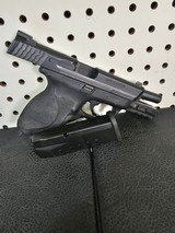 SMITH & WESSON M&P 40 .40 S&W - 4 of 7
