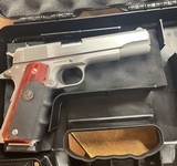 COLT GOVERNMENT - 1 of 5