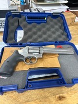 SMITH & WESSON 686 - 2 of 2