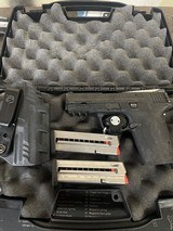 SMITH & WESSON M&P 9 Sheild EZ M2.0 - 1 of 7