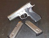 SMITH & WESSON 5906 - 2 of 6