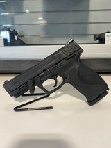 SMITH & WESSON M&P40 M2.0 - 1 of 3