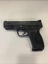SMITH & WESSON M&P40 M2.0 - 2 of 3