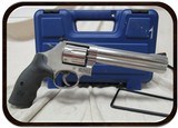 SMITH & WESSON MODEL 686-6 PLUS .357 MAG - 3 of 6