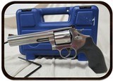 SMITH & WESSON MODEL 686-6 PLUS .357 MAG - 2 of 6