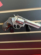 RUGER SP101 357 MagRubber w/Wood - 1 of 1