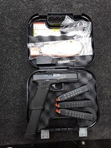 GLOCK G45 45 GEN 5 &sbquo;&sbquo;LEGO EDITION&sbquo;&sbquo; W/ EXTENDED MAGAZINE 9MM LUGER (9X19 PARA) - 1 of 4