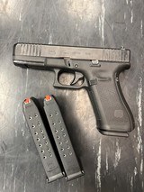 GLOCK 17 g17 gen 5 9MM LUGER (9X19 PARA) - 1 of 6