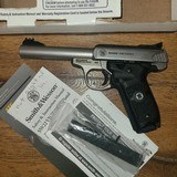 SMITH & WESSON SW22 VICTORY - 2 of 7