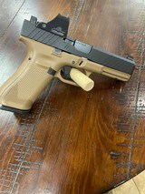 GLOCK 17 g17 gen 5 - 1 of 3